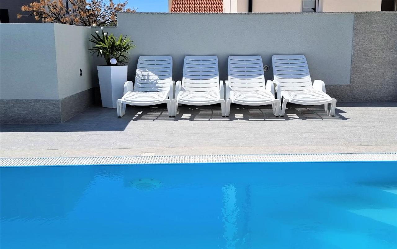 Apartments Le Mare - Pool, Sandstrand, Meerblick, W-Lan, Grill 프리블라카 외부 사진